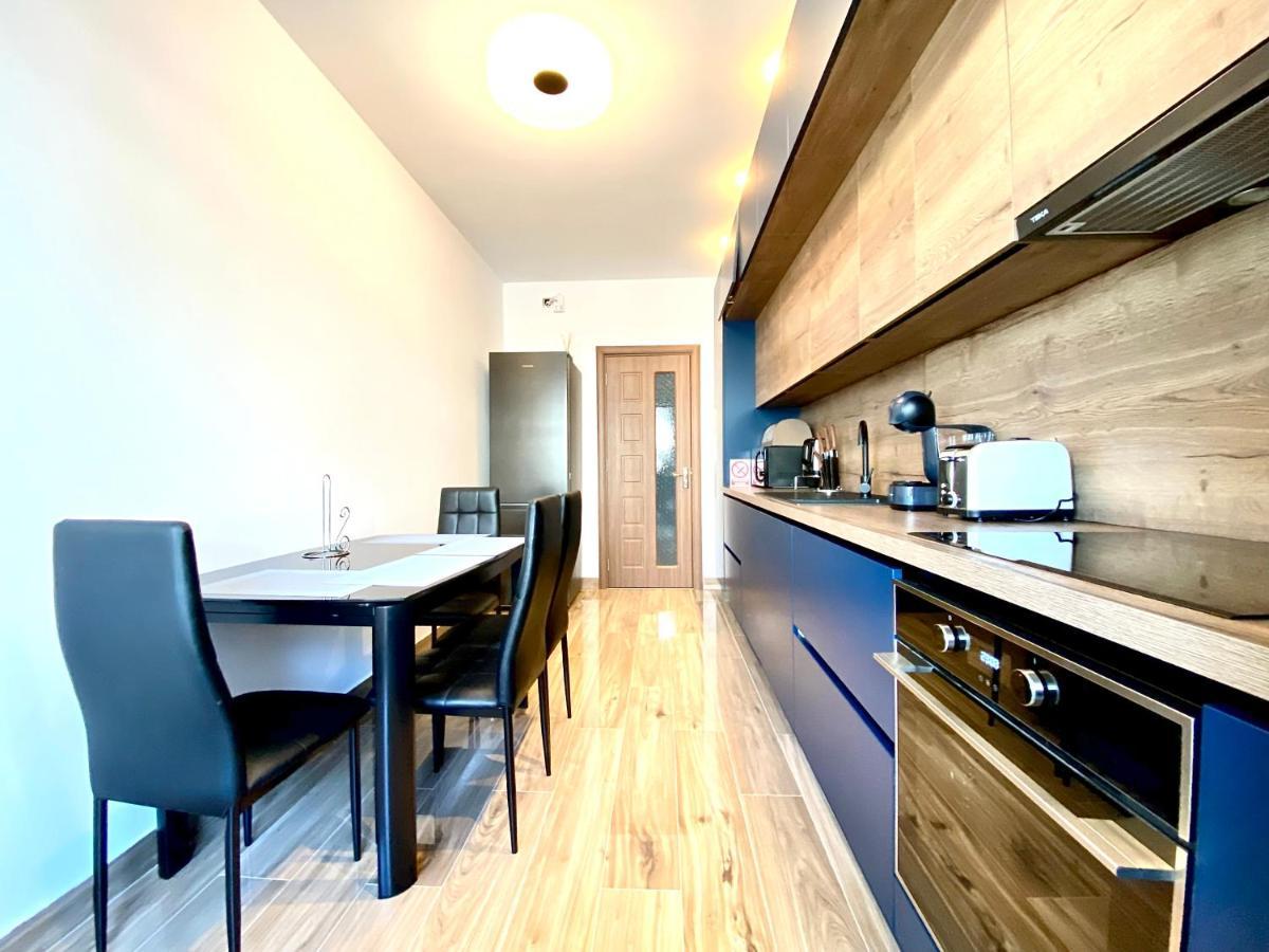 Coquette Apartment Braşov Exteriör bild
